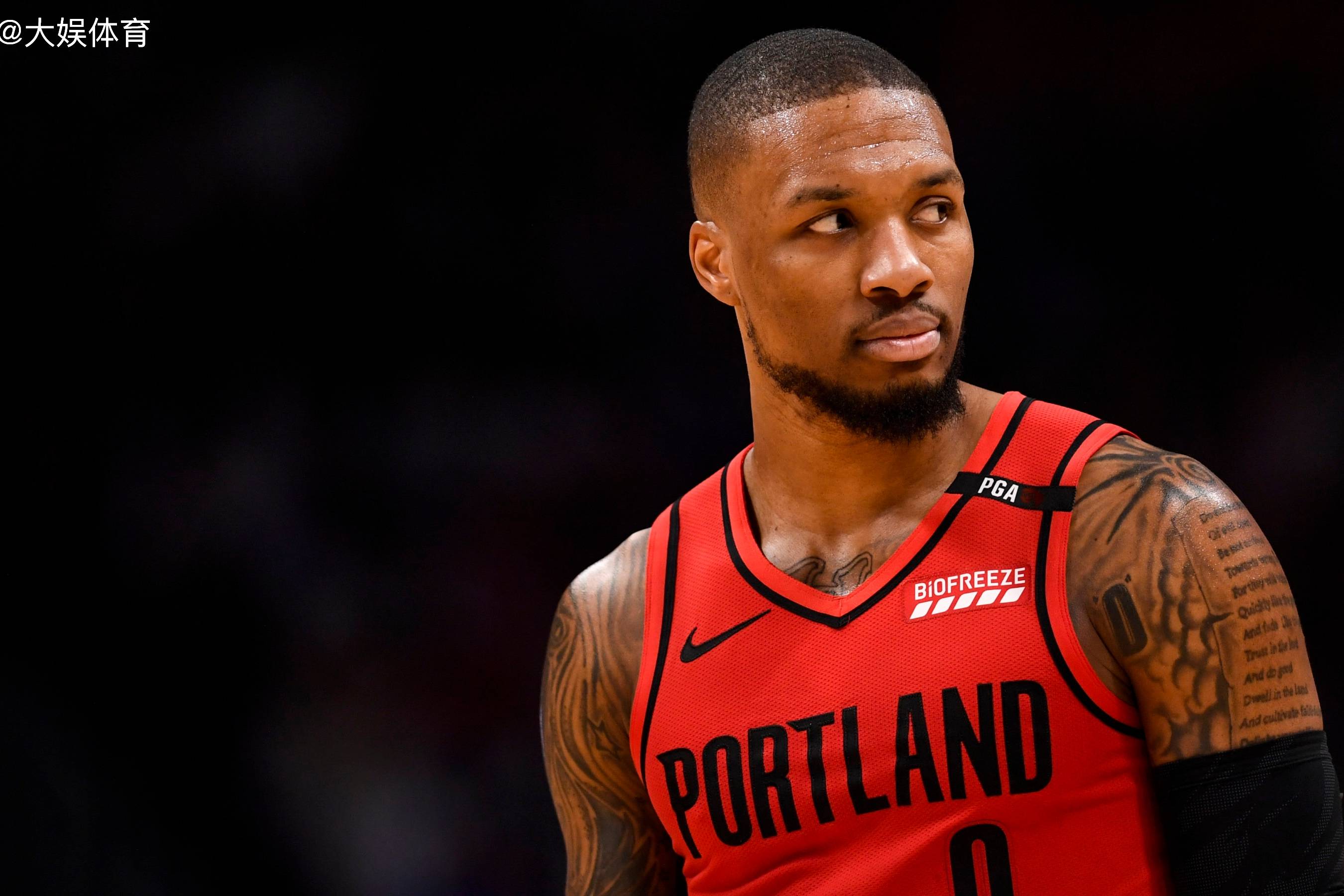 人女球员鲍尔与CJ-迈克勒姆实录开幕报名