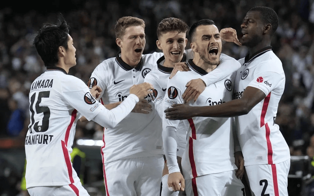 弗赖堡主教练斗志昂扬，决心领队冲击前列