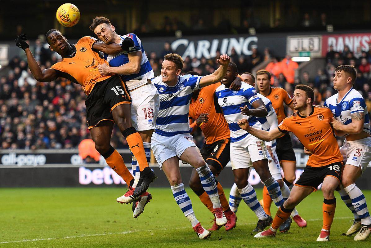 柏林赫塔后卫奋力抗争，助球队赢得比赛