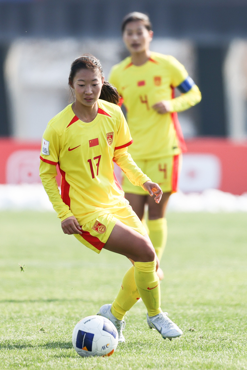 体育新闻:中国女足表现出色,赢得关注