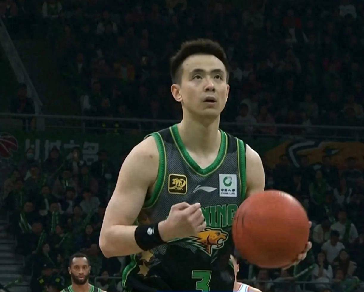 关于四川男篮核心球员重伤恐将休养数月的信息