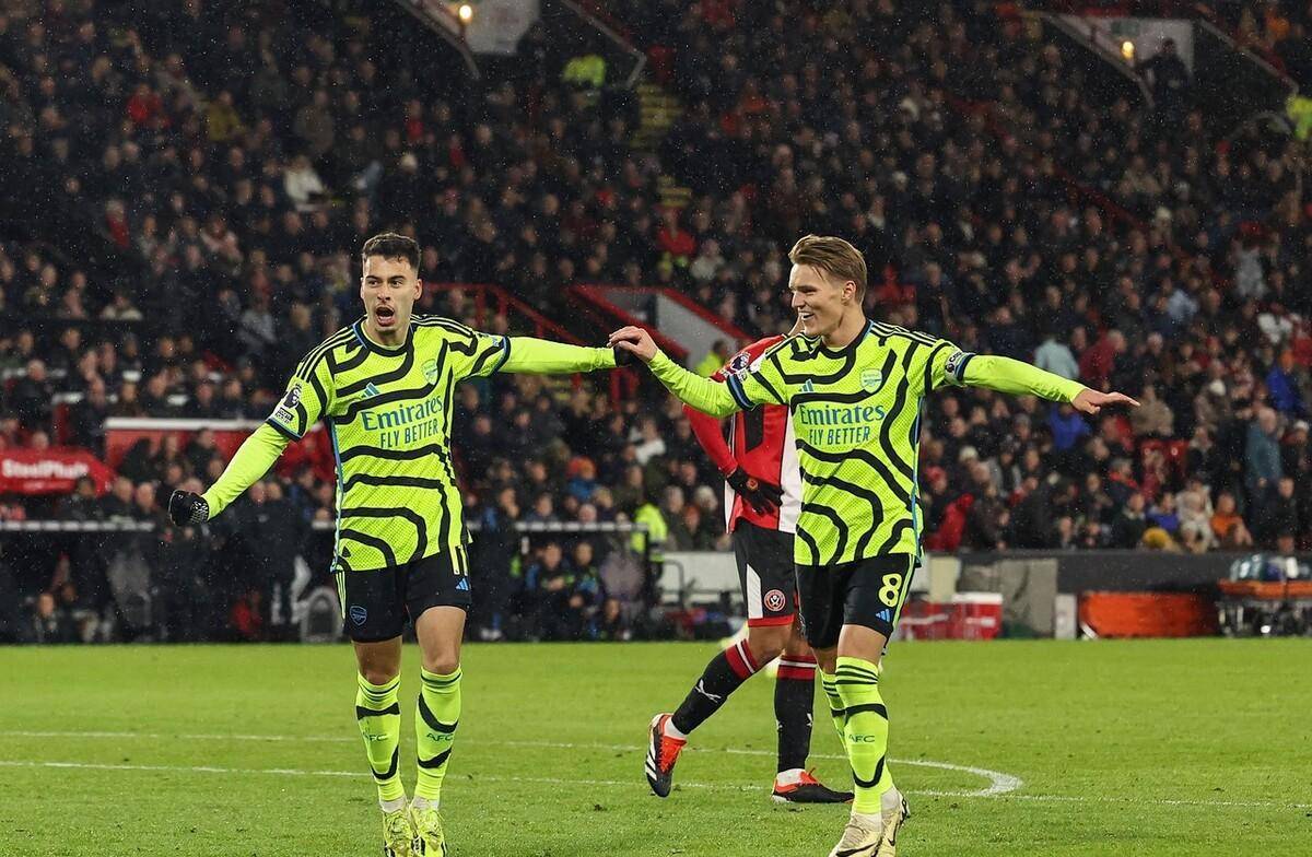 包含阿森纳客场大捷，气势如虹势不可挡的词条