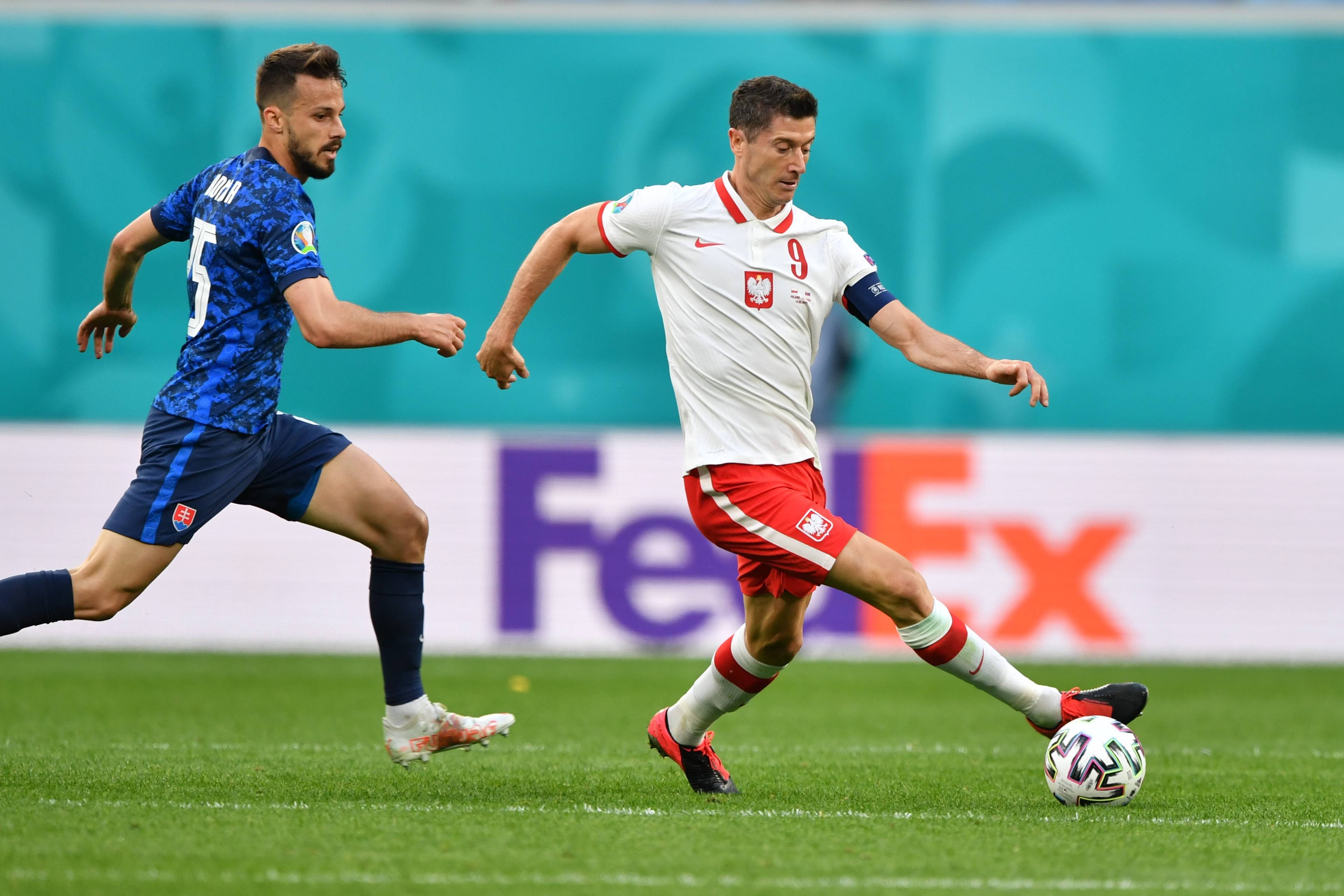 欧预赛火爆对战继续，球员们拼上一场好比赛