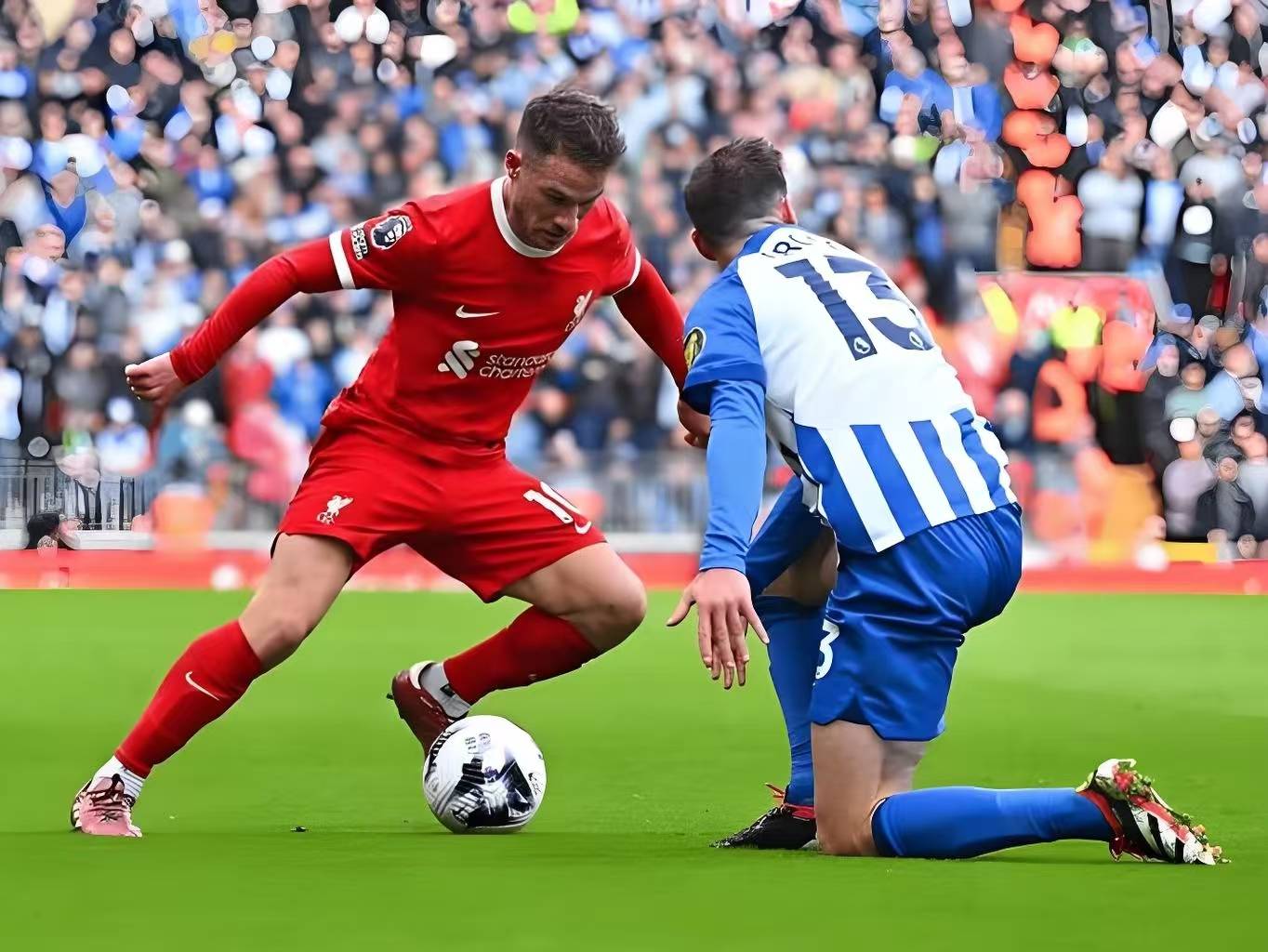 利物浦客场遭遇布莱顿逼平，保住领先地位