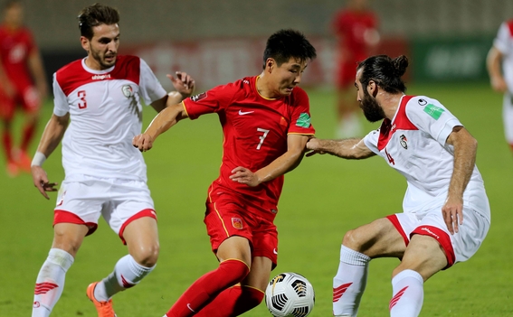 足球世界杯预选赛：实力悬殊对决引发观赏热潮