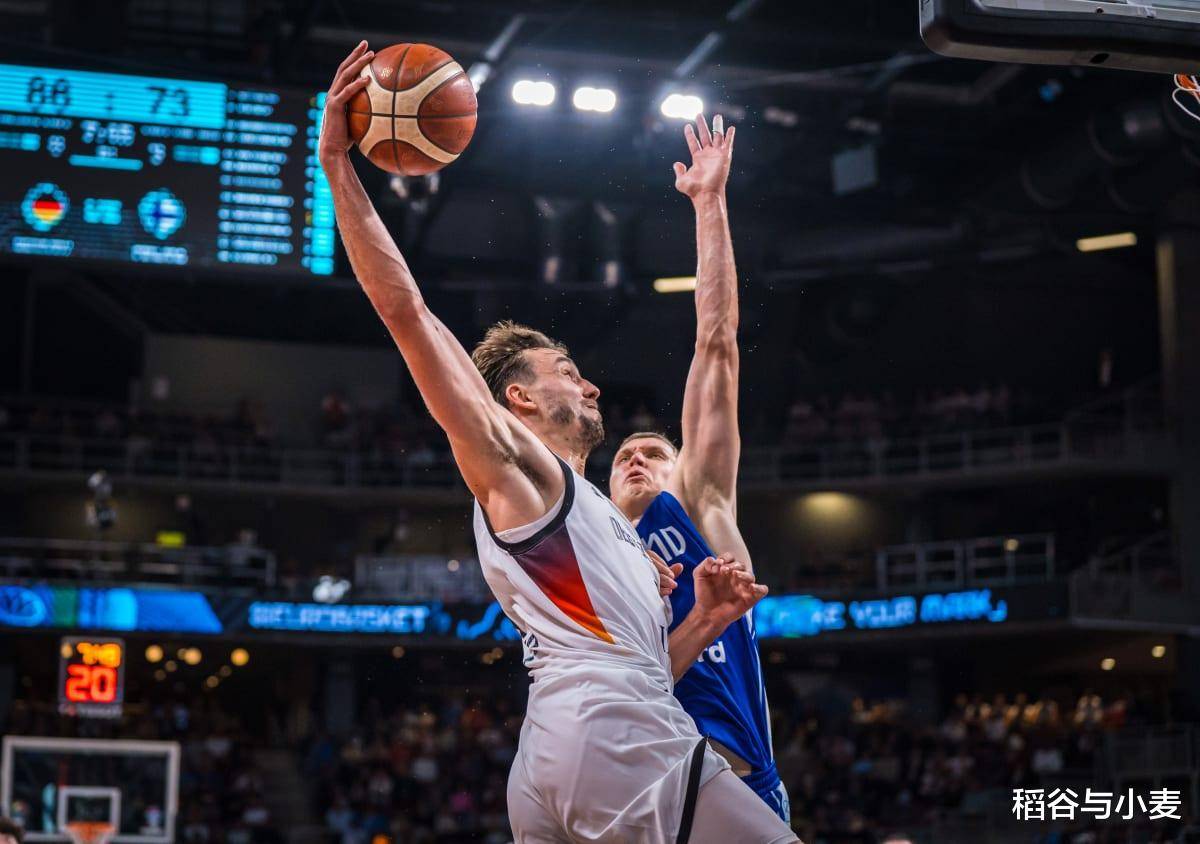 魔术队球员连续砍下高分，奉献精彩表现的简单介绍