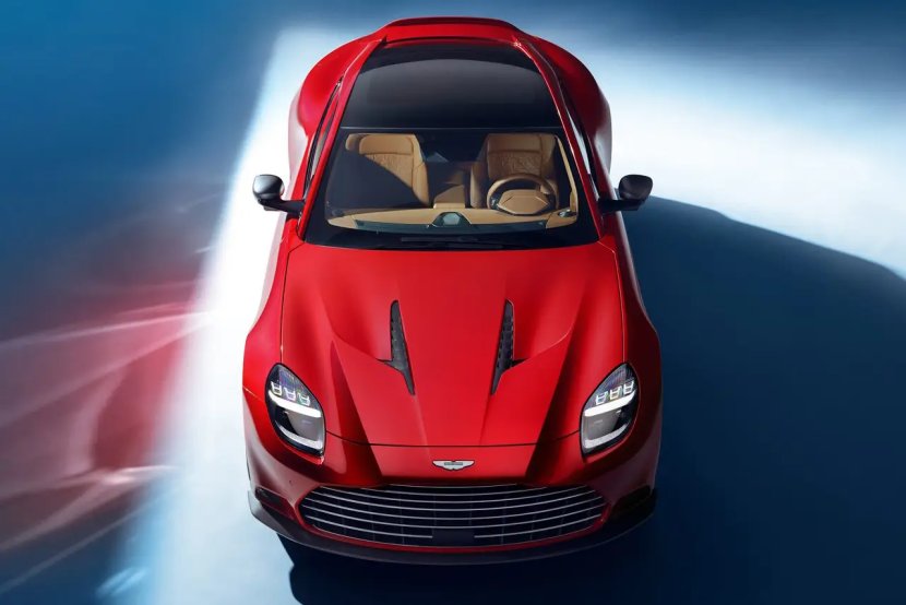 阿斯顿马丁鏖战法拉利，佩雷兹惊艳四座