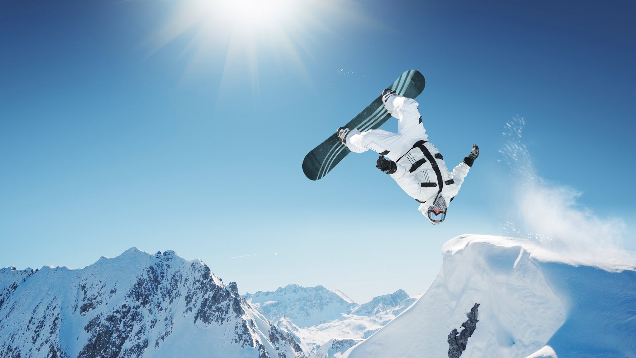 毫厘之间的胜利与新星的觉醒，迈凯伦险胜哈斯，皮亚斯特里惊艳四座