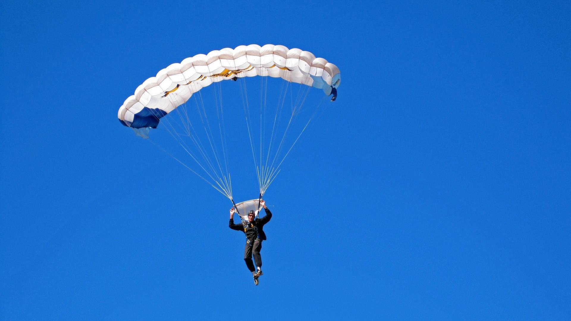 跨越太平洋的巧合，灰熊绝杀火箭与郭艾伦高光时刻的共同启示